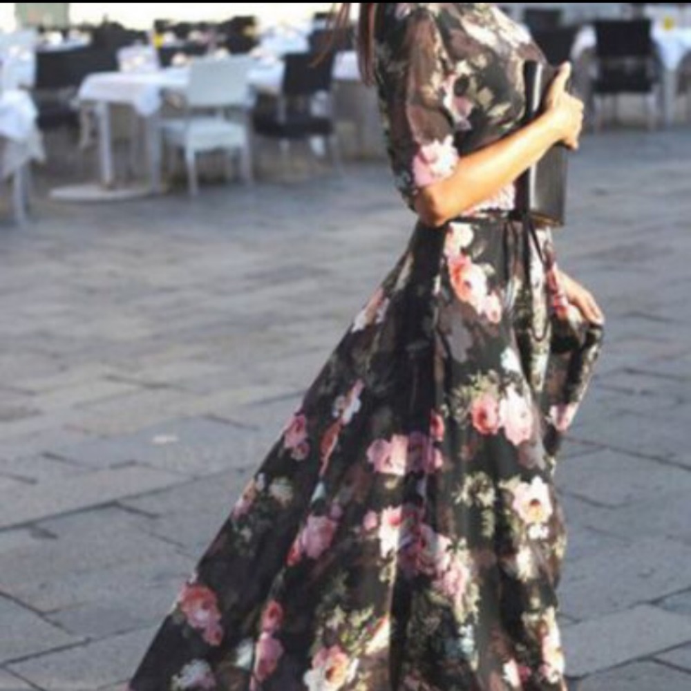 Floral half sleeve round neck chiffon maxi dress